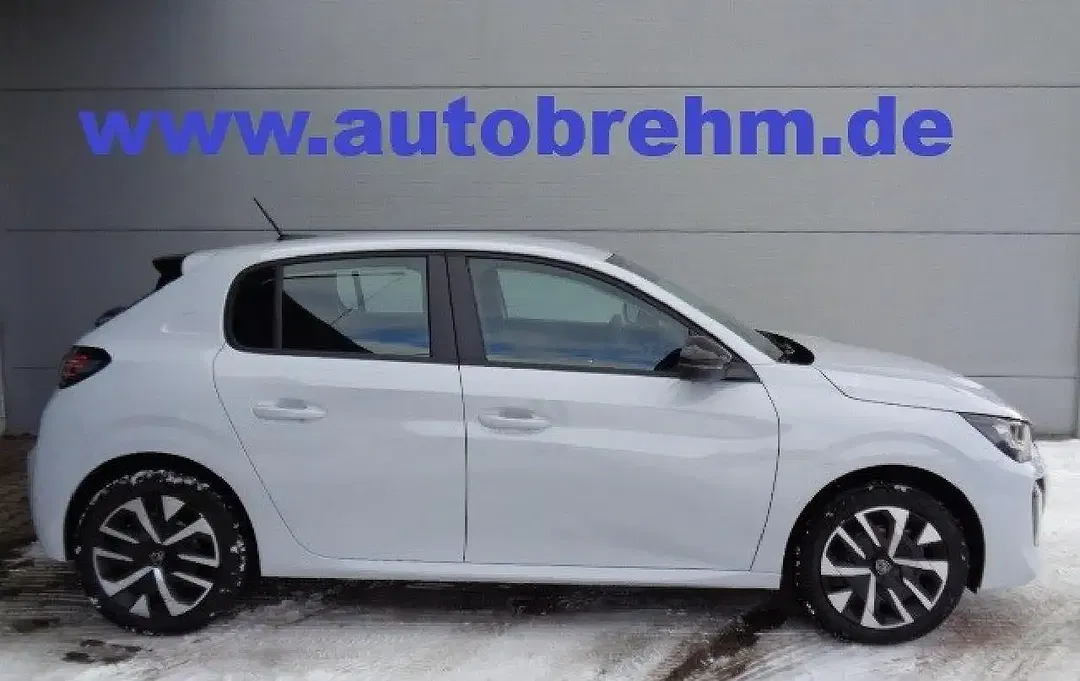 Peugeot 208 - Thumbnail 2