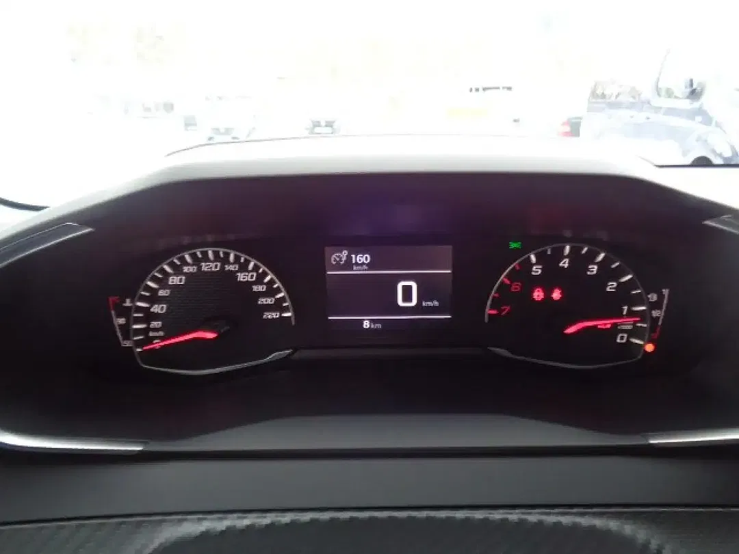 Peugeot 208 - Thumbnail 13