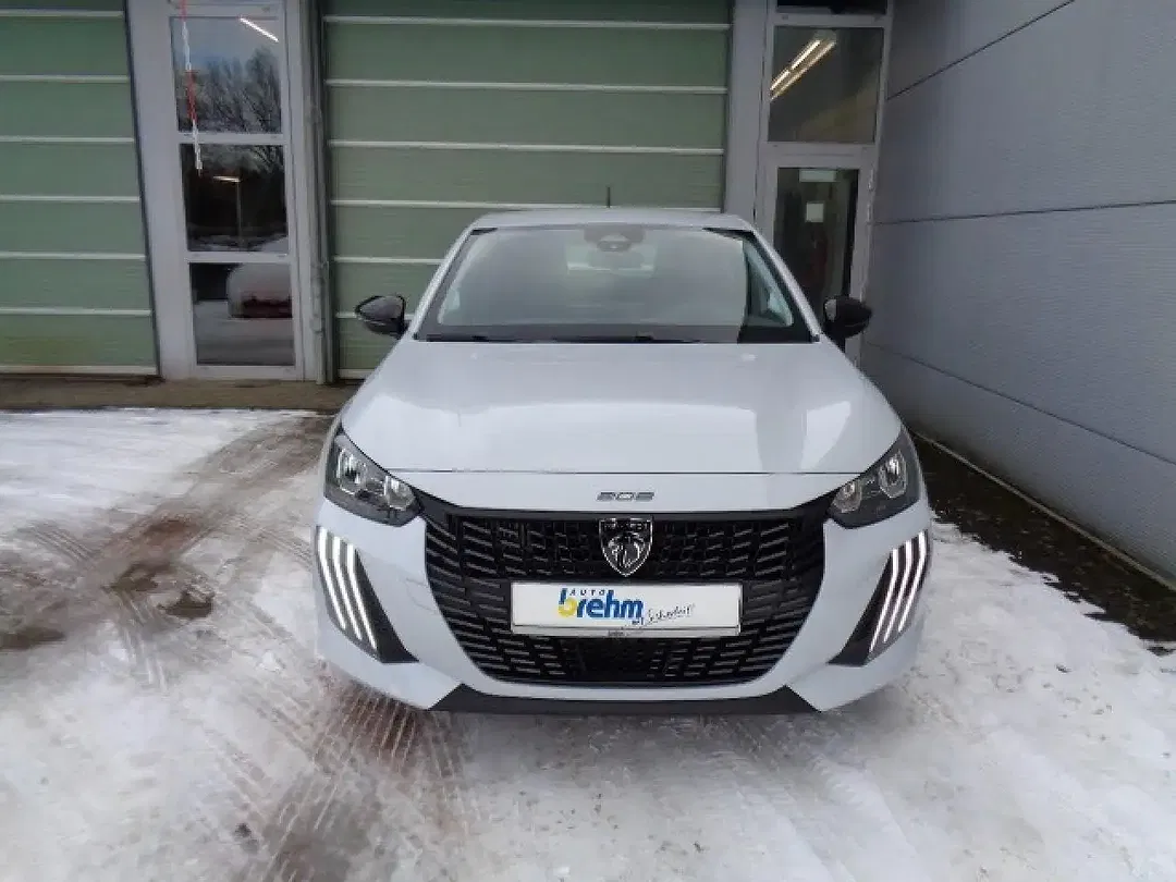 Peugeot 208 - Thumbnail 3