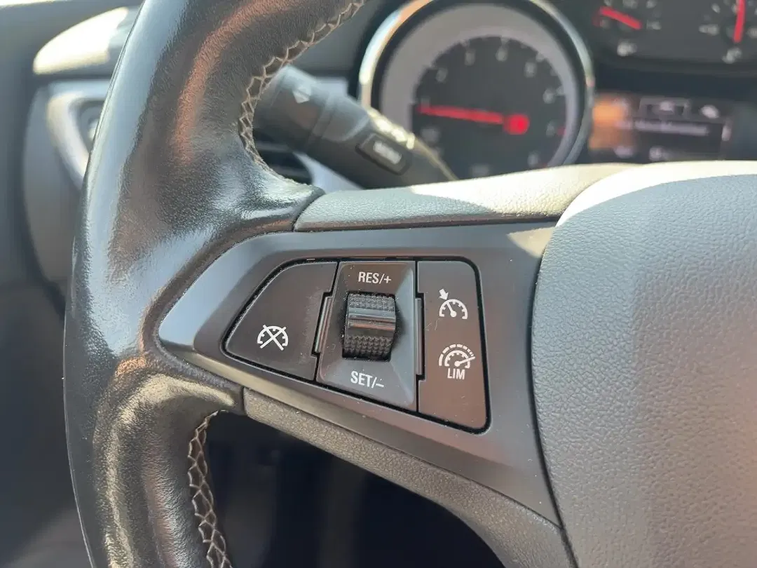 Opel Astra 1.2 Turbo Edition - foto 8