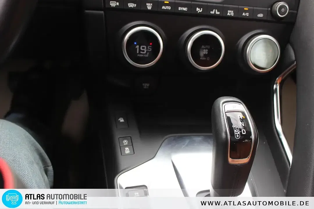 Jaguar E-Pace - Thumbnail 11