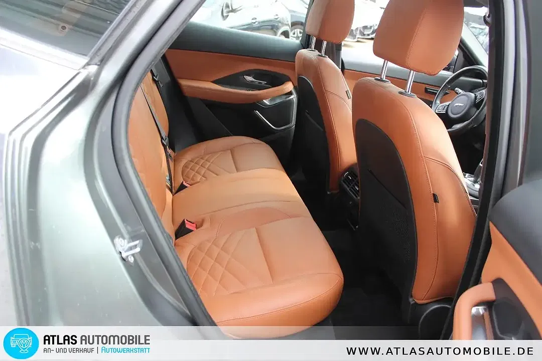 Jaguar E-Pace - Thumbnail 12