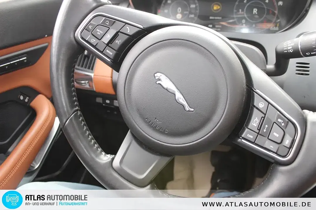 Jaguar E-Pace - Thumbnail 9