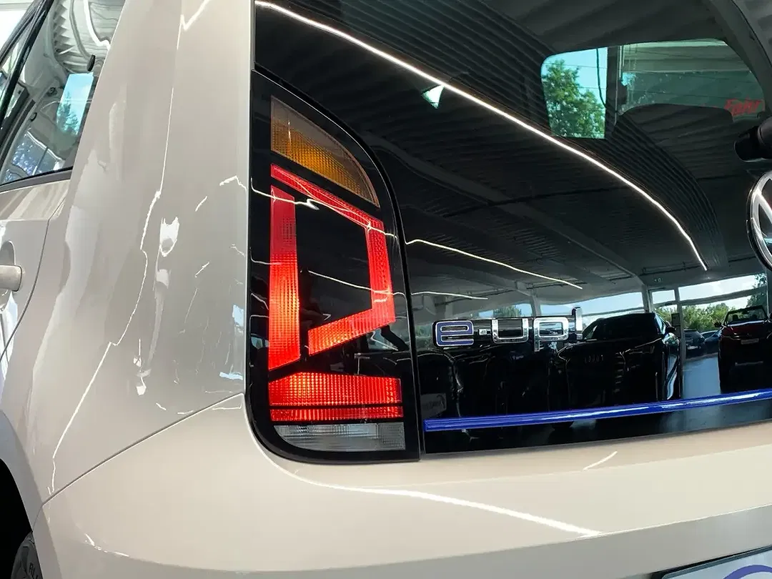 Volkswagen up! - Thumbnail 19