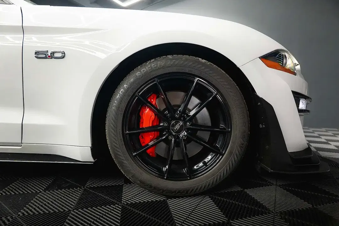 Ford Mustang - Thumbnail 10