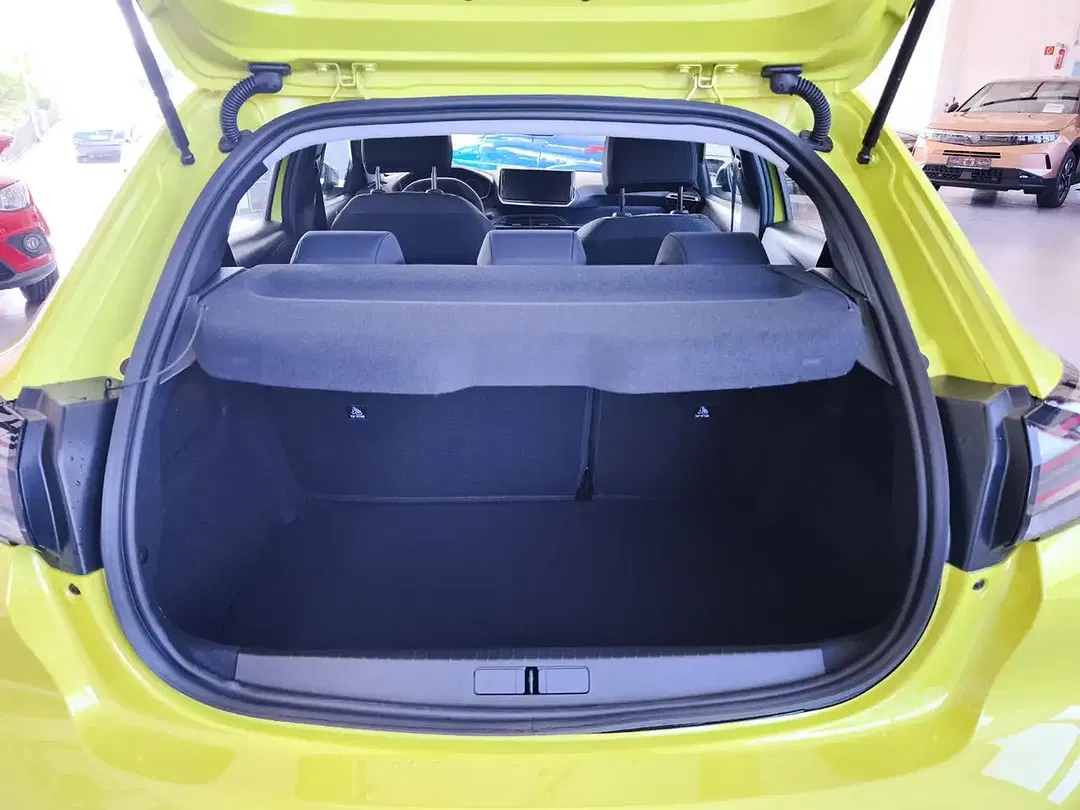 Peugeot 208 - Thumbnail 15