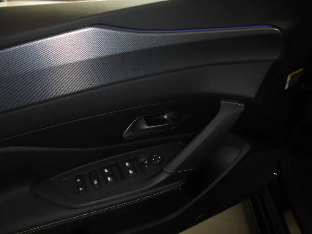 Peugeot 308 - Thumbnail 13
