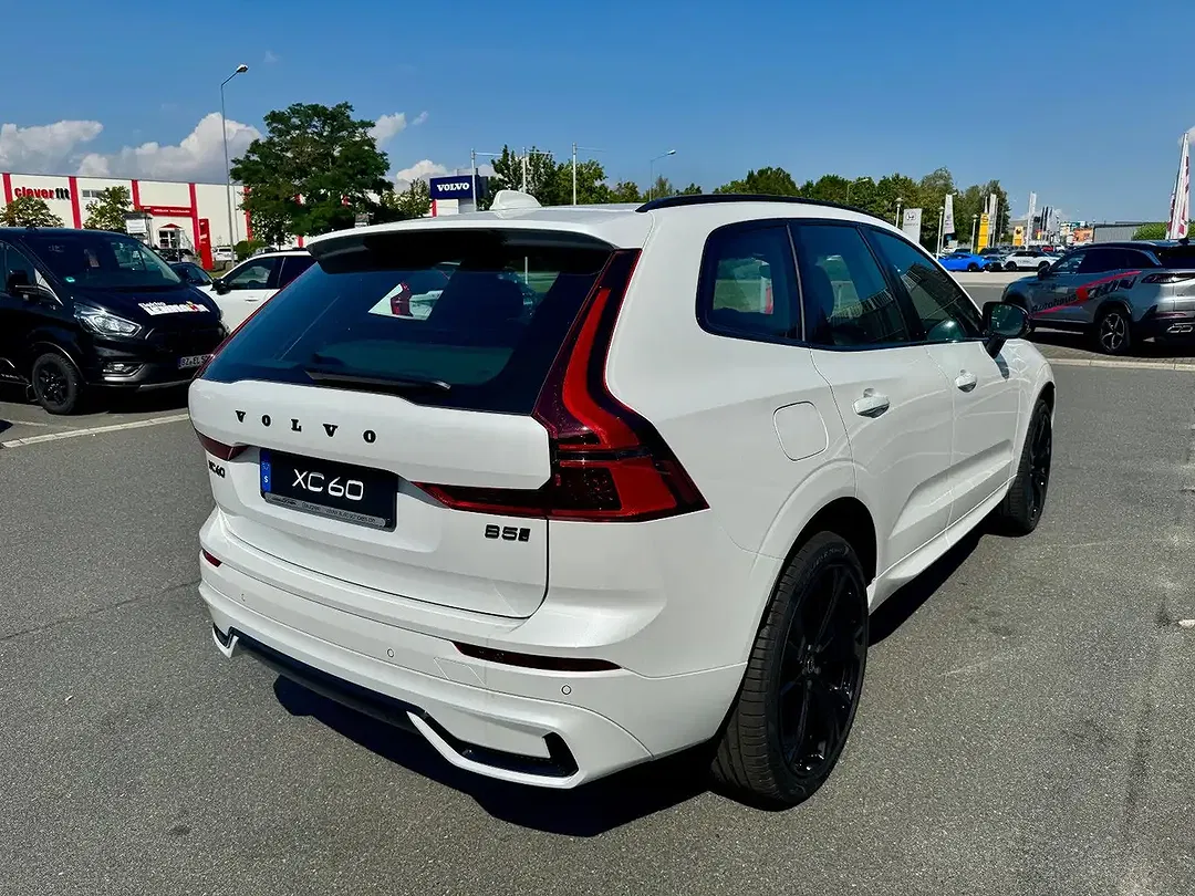 Volvo XC60 - Thumbnail 3