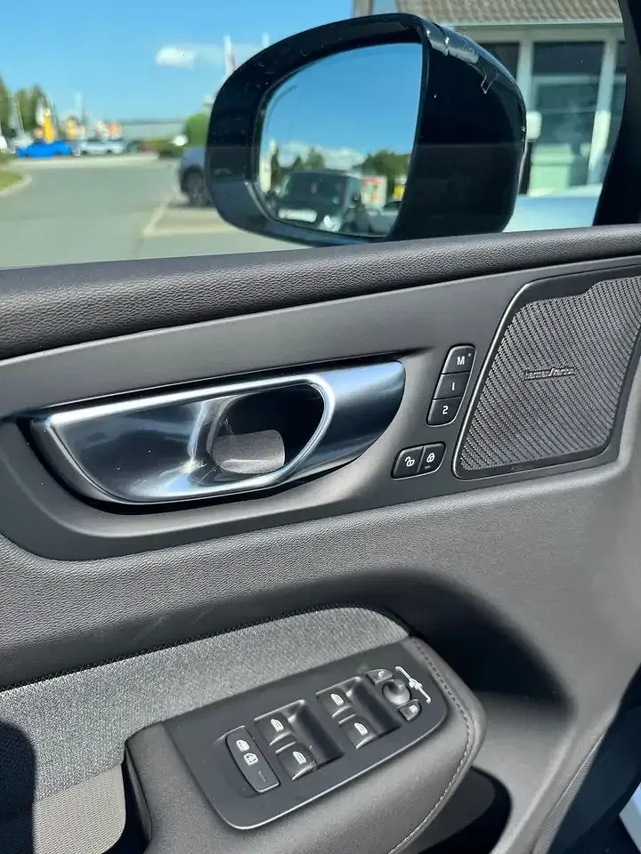 Volvo XC60 - Thumbnail 5