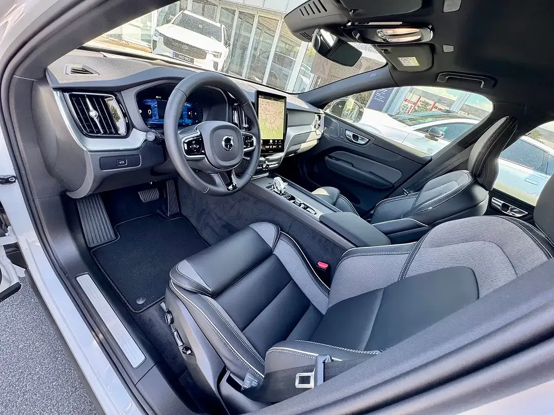 Volvo XC60 - Thumbnail 6