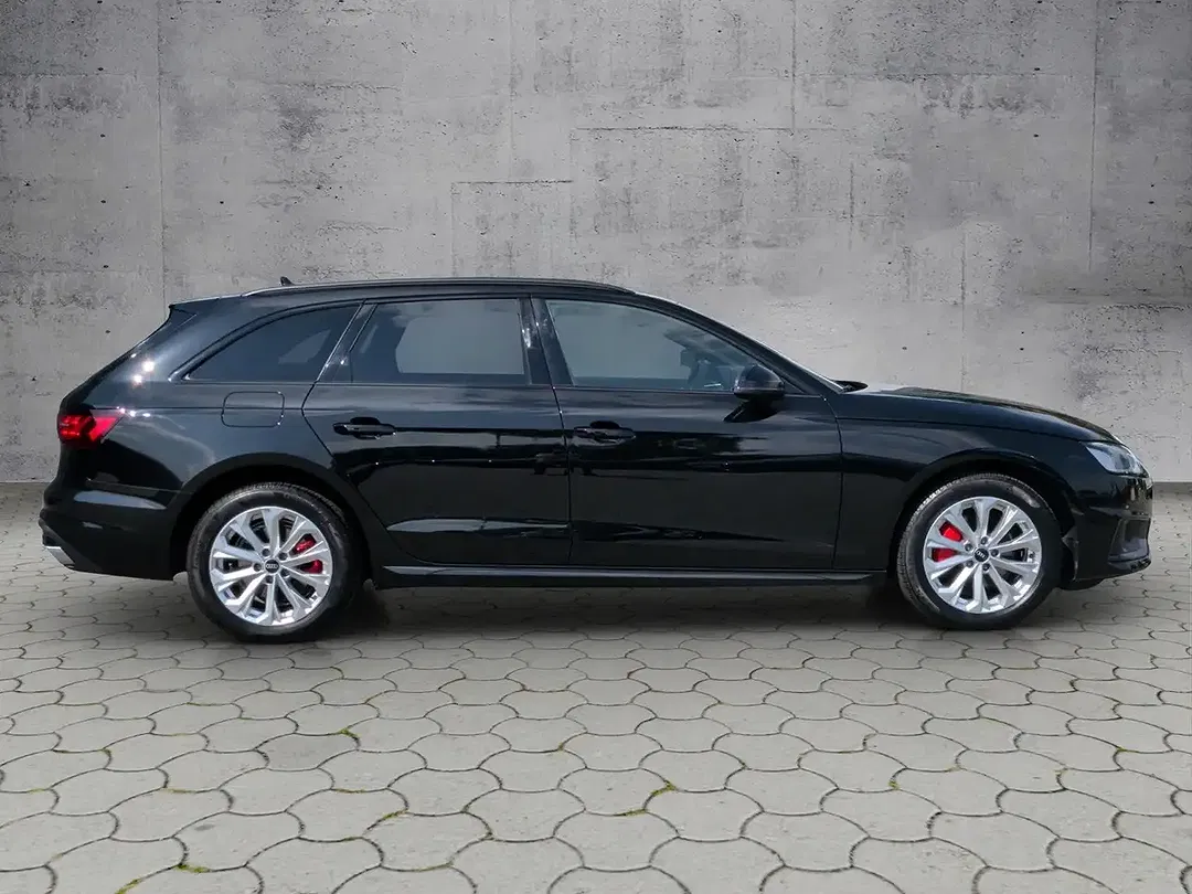 Audi A4 - Thumbnail 4
