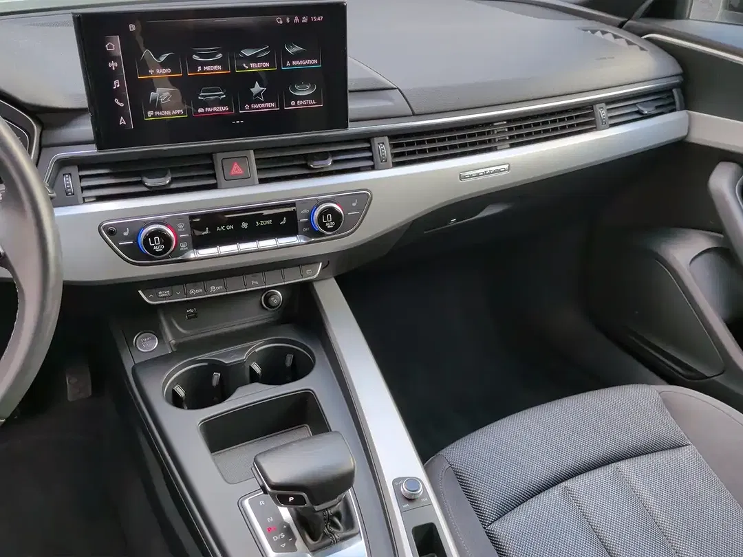 Audi A4 - Thumbnail 9