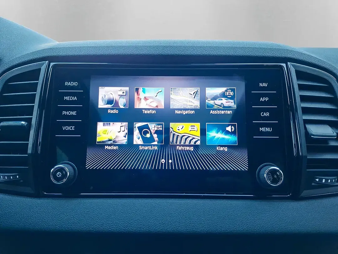 Skoda Karoq - Thumbnail 8