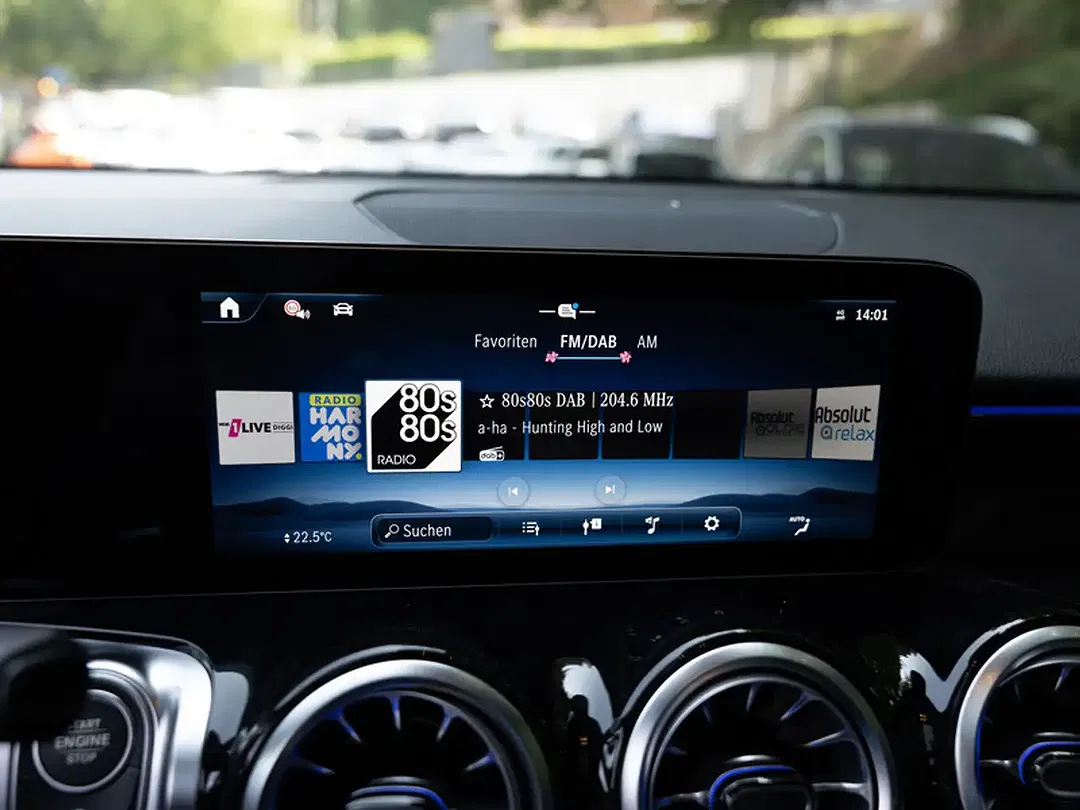 Mercedes-Benz GLB 250 - Thumbnail 12
