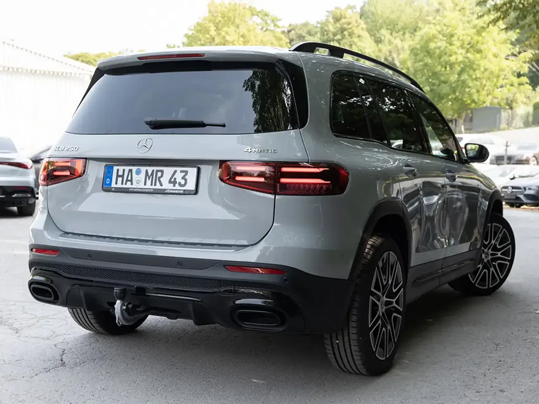 Mercedes-Benz GLB 250 - Thumbnail 3