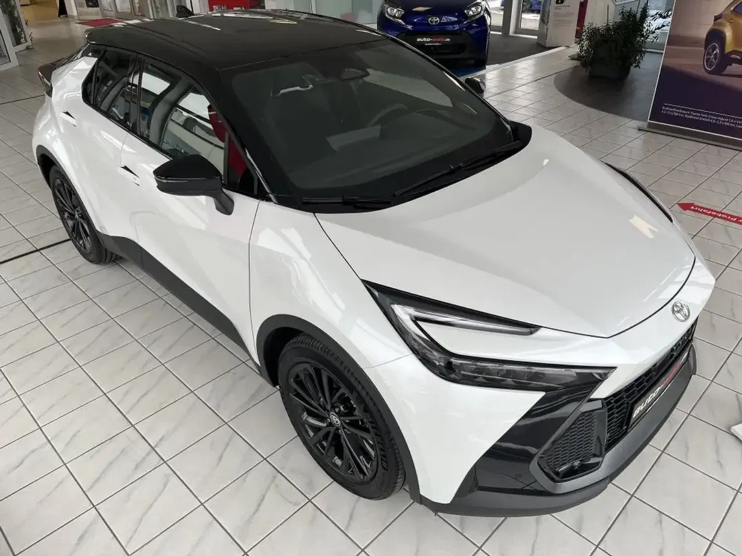 Toyota C-HR - Thumbnail 3