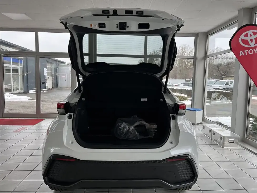 Toyota C-HR - Thumbnail 6