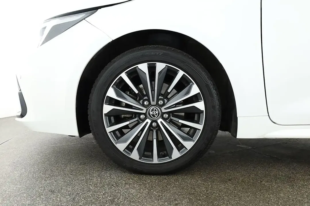 Toyota Corolla - Thumbnail 7