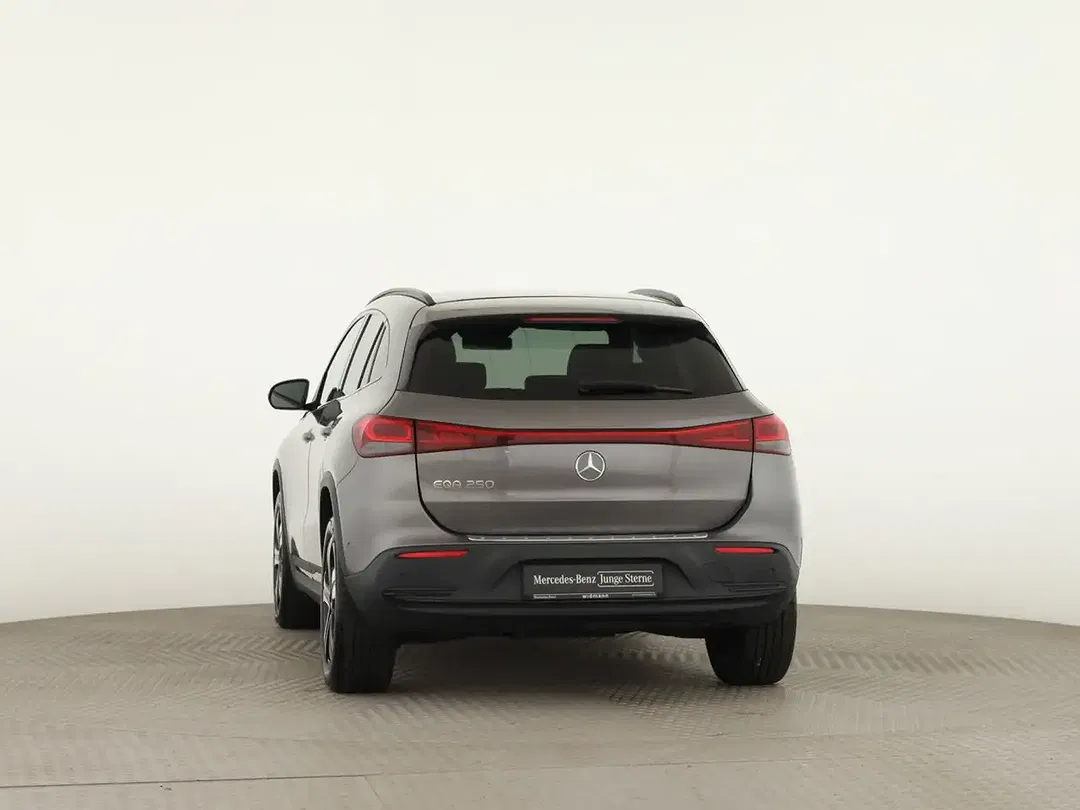 Mercedes-Benz EQA 250 - Thumbnail 4