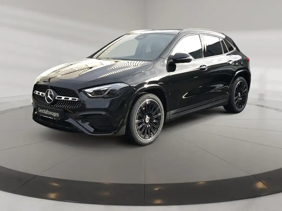 Mercedes-Benz GLA 200 - Thumbnail 1