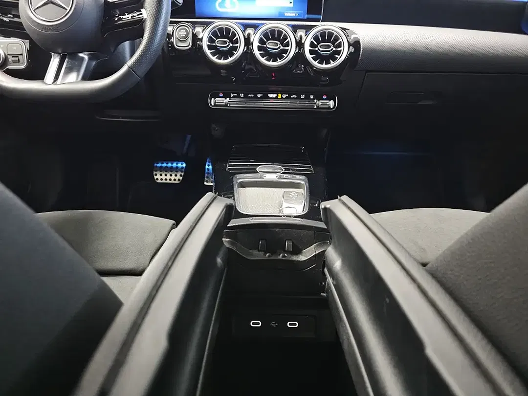 Mercedes-Benz CLA 250 - Thumbnail 3
