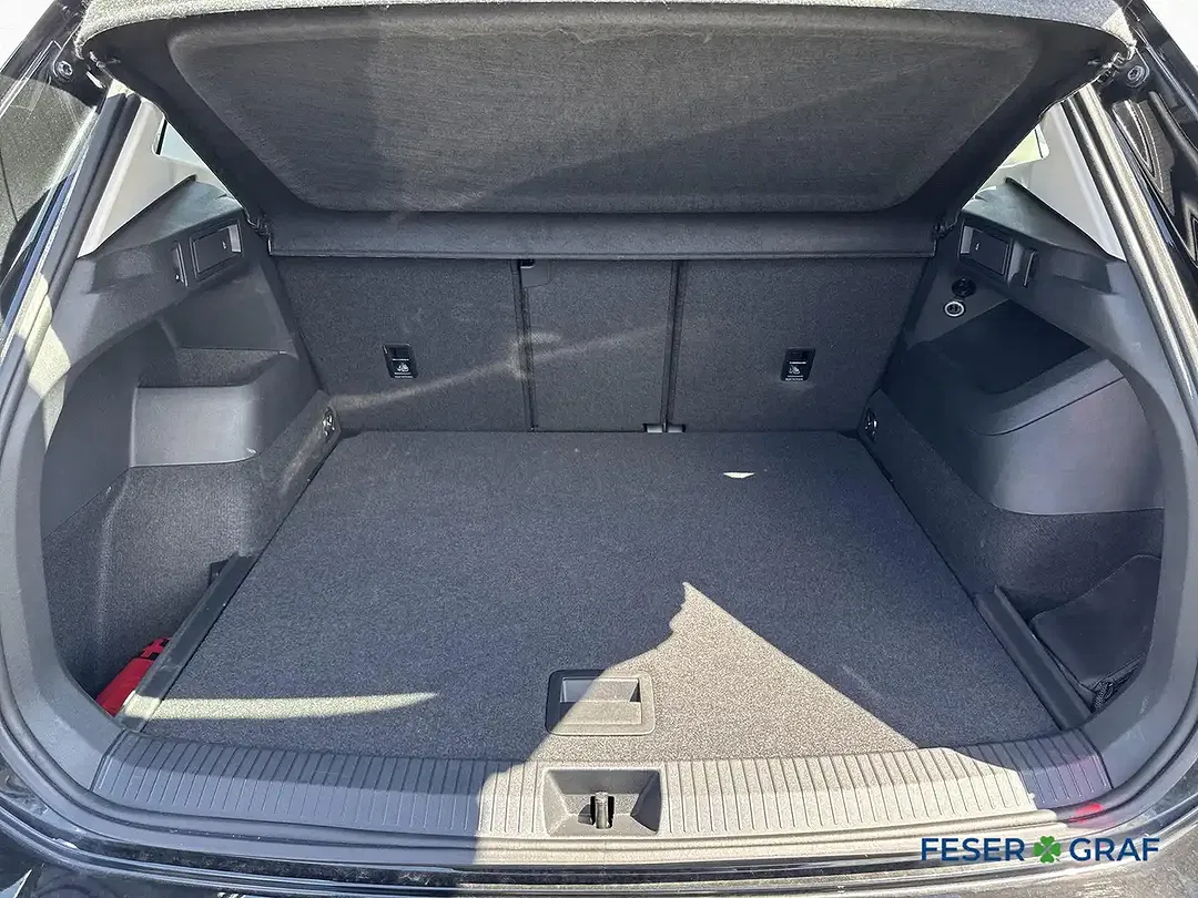 Volkswagen Tiguan - Thumbnail 12