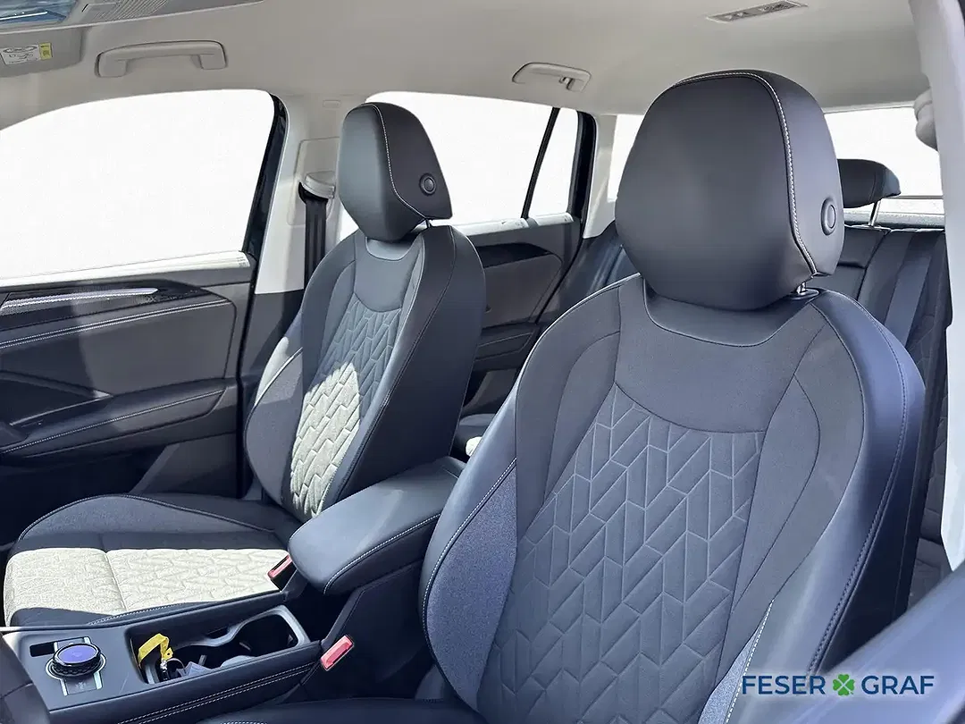 Volkswagen Tiguan - Thumbnail 8