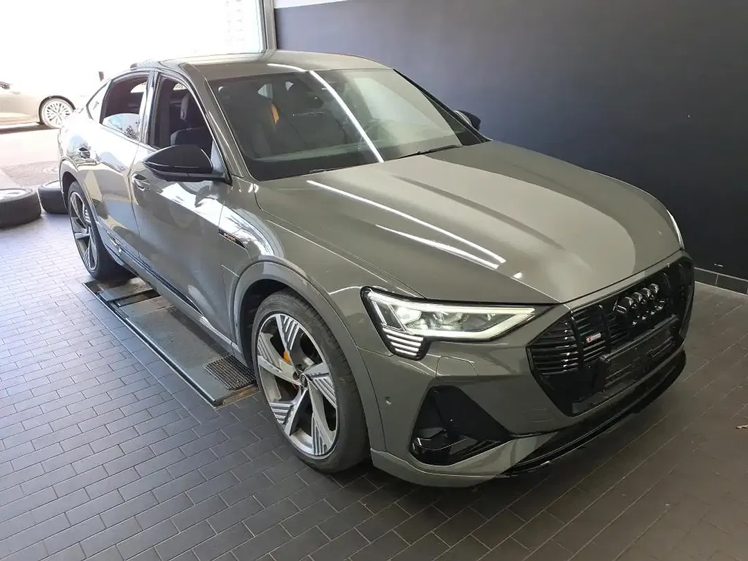 Audi e-tron - Thumbnail 4