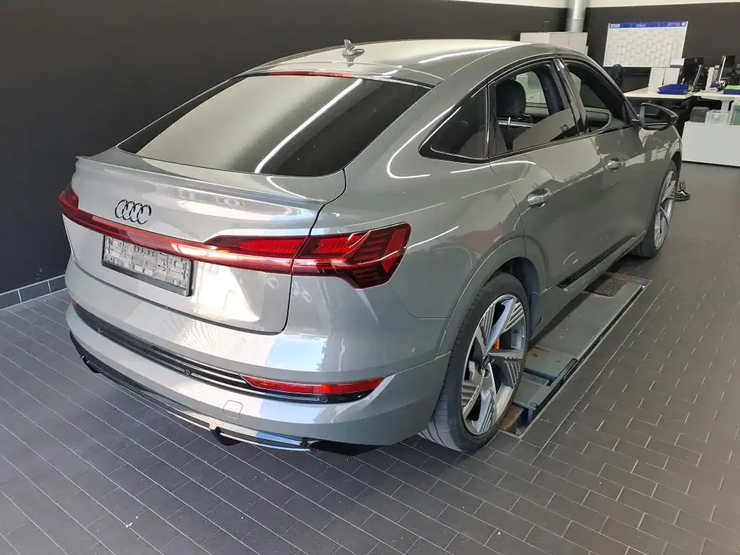 Audi e-tron - Thumbnail 5