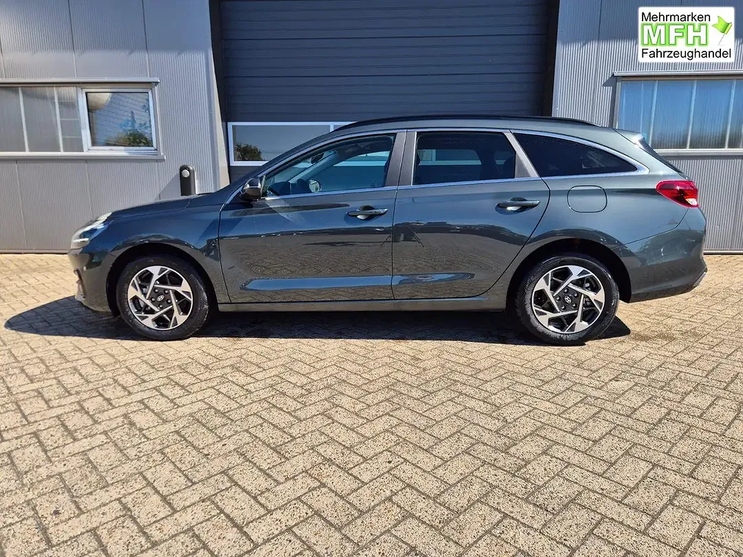 Hyundai i30 - Thumbnail 2