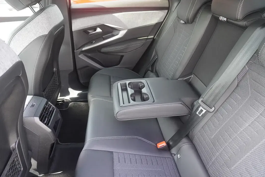Peugeot 3008 - Thumbnail 10