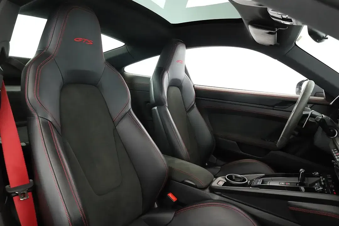 Porsche 992 - Thumbnail 10
