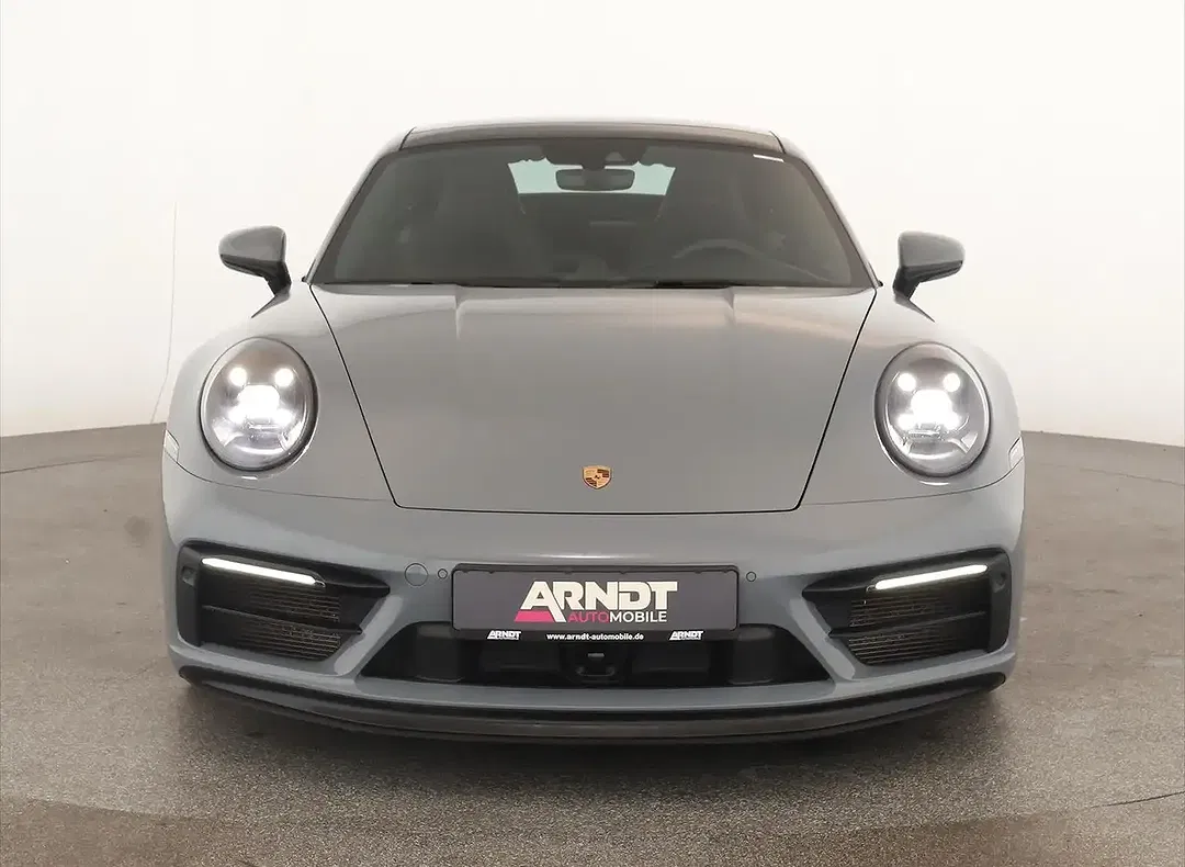 Porsche 992 - Thumbnail 3