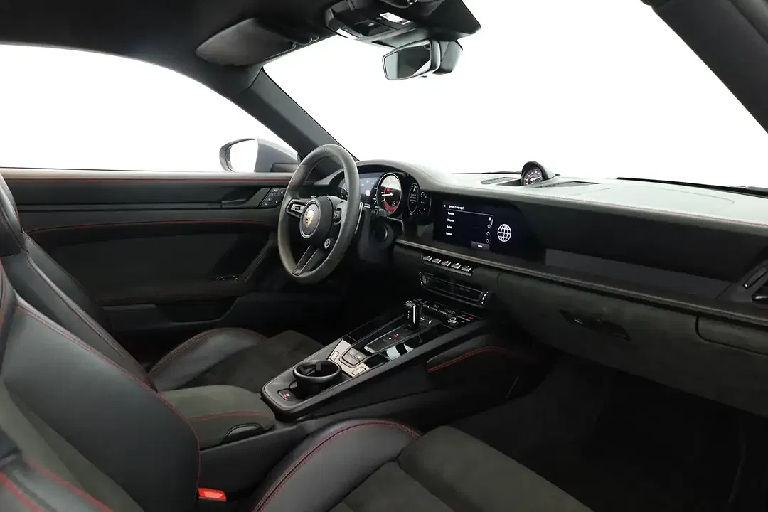 Porsche 992 - Thumbnail 9
