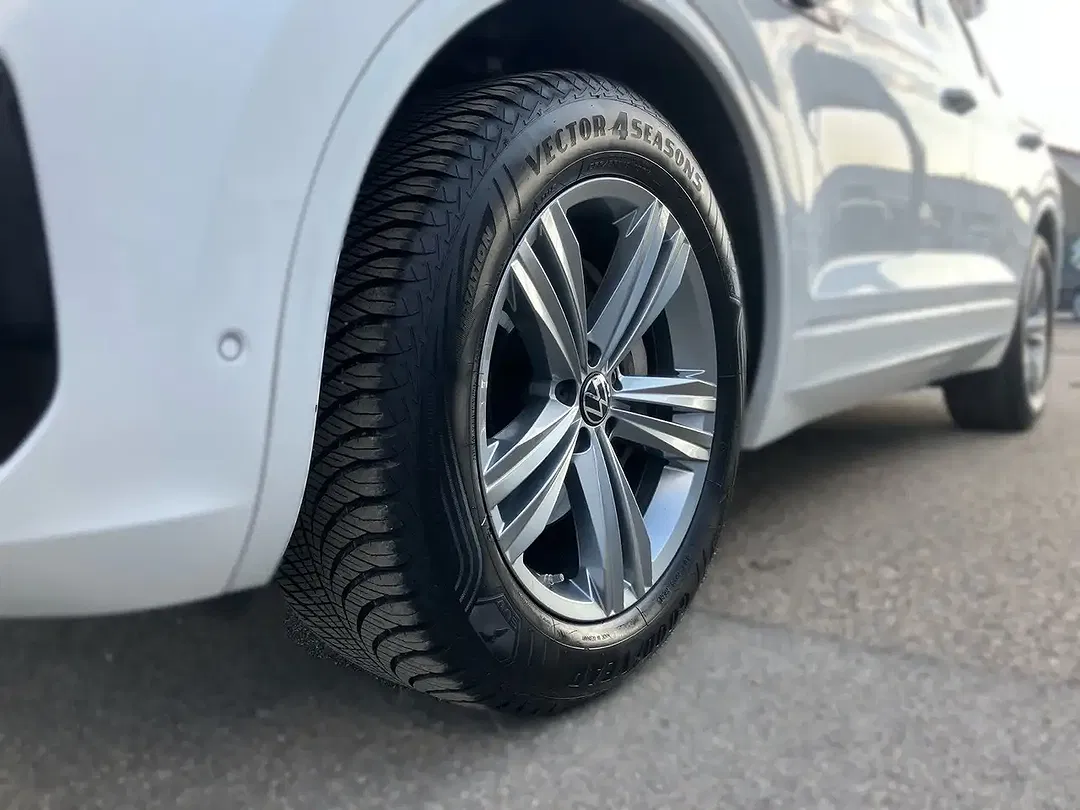 Volkswagen Touareg - Thumbnail 6