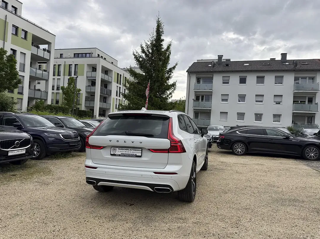 Volvo XC60 - Thumbnail 3