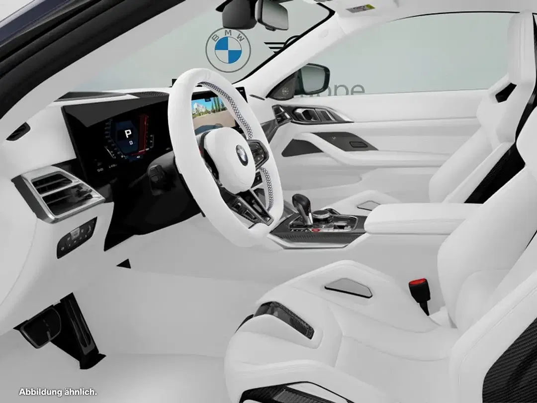 BMW M4 - Thumbnail 3
