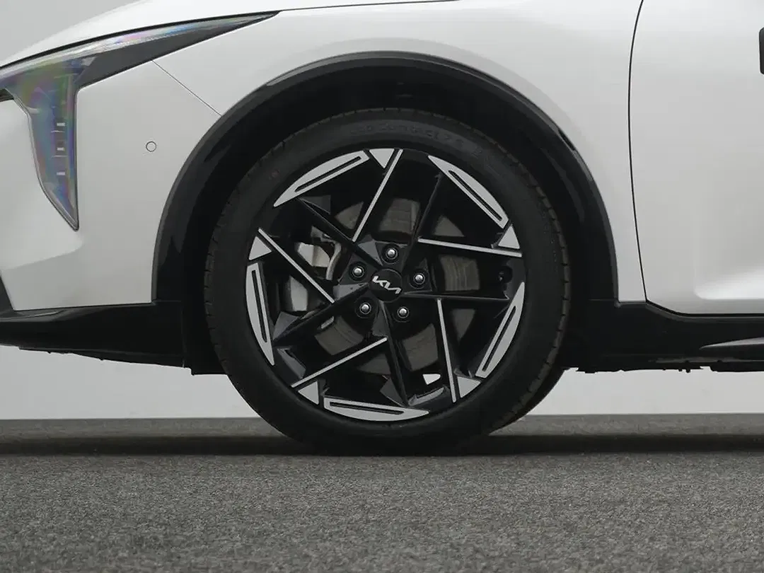 Kia K4 - Thumbnail 6