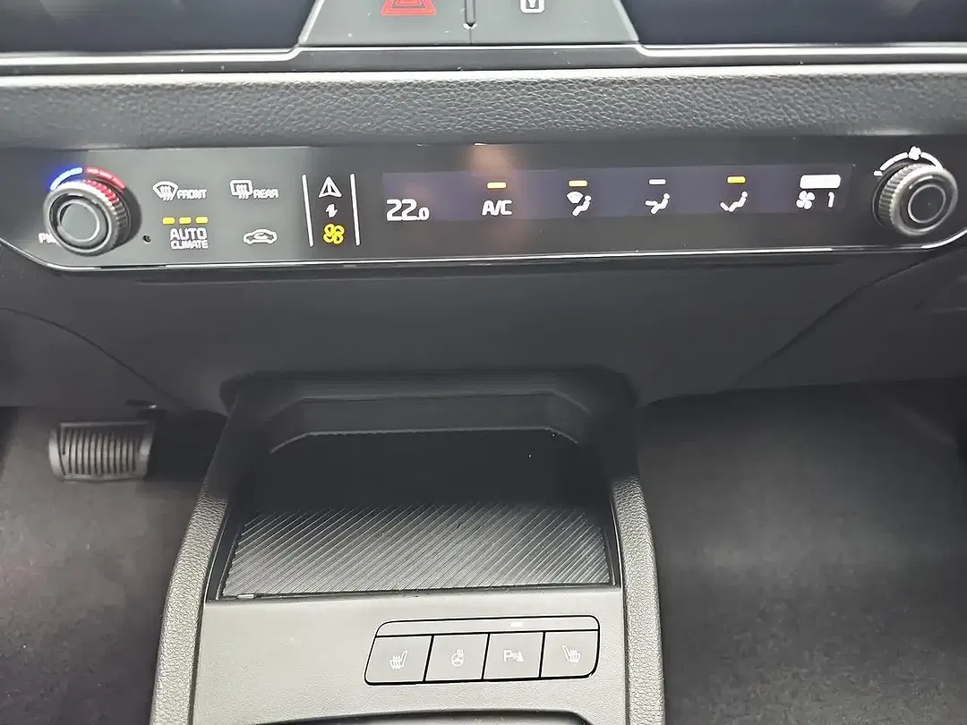 Kia Stonic - Thumbnail 11
