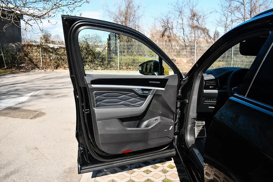 Volkswagen Touareg - Thumbnail 11