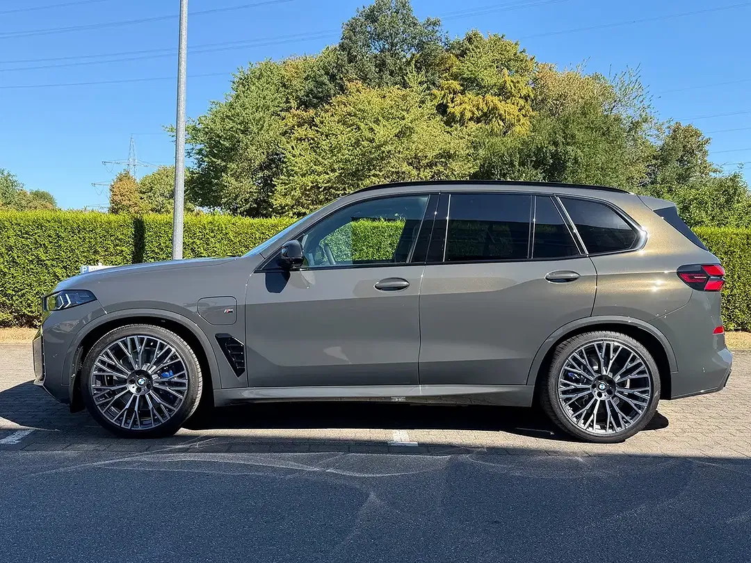 BMW X5 - Thumbnail 3