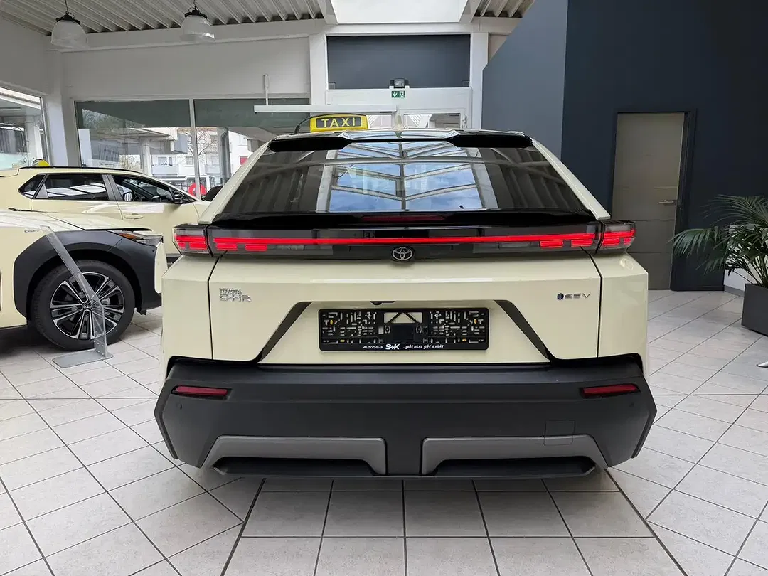 Toyota C-HR - Thumbnail 4