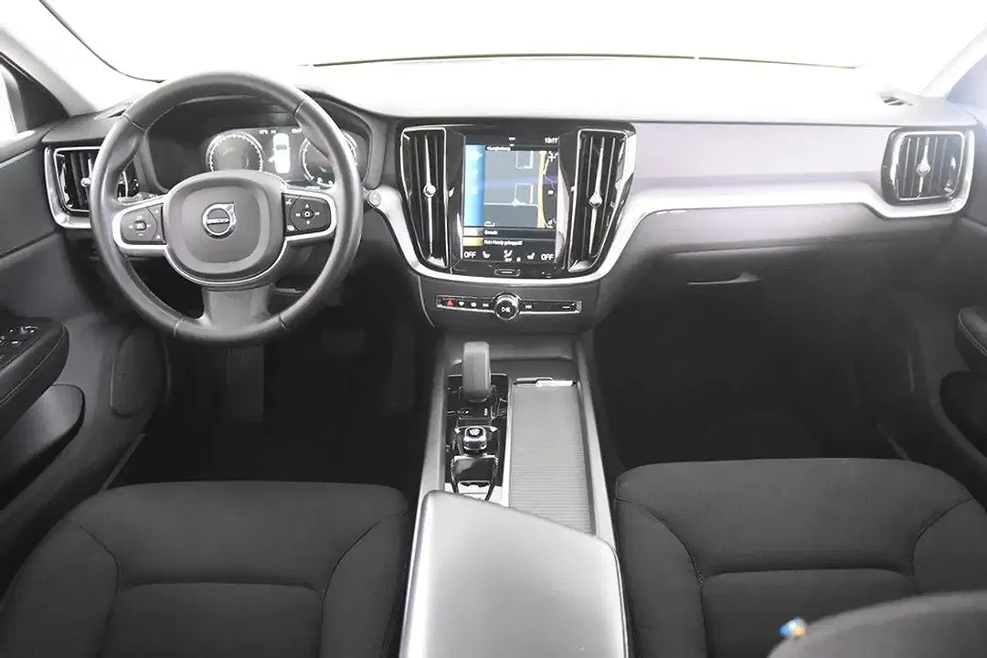 Volvo V60 B3 Momentum - foto 2