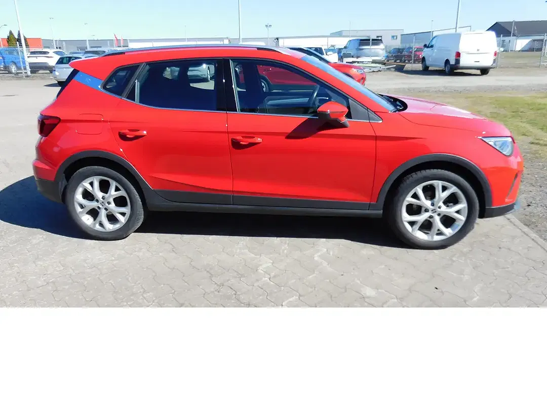 SEAT Arona - Thumbnail 2