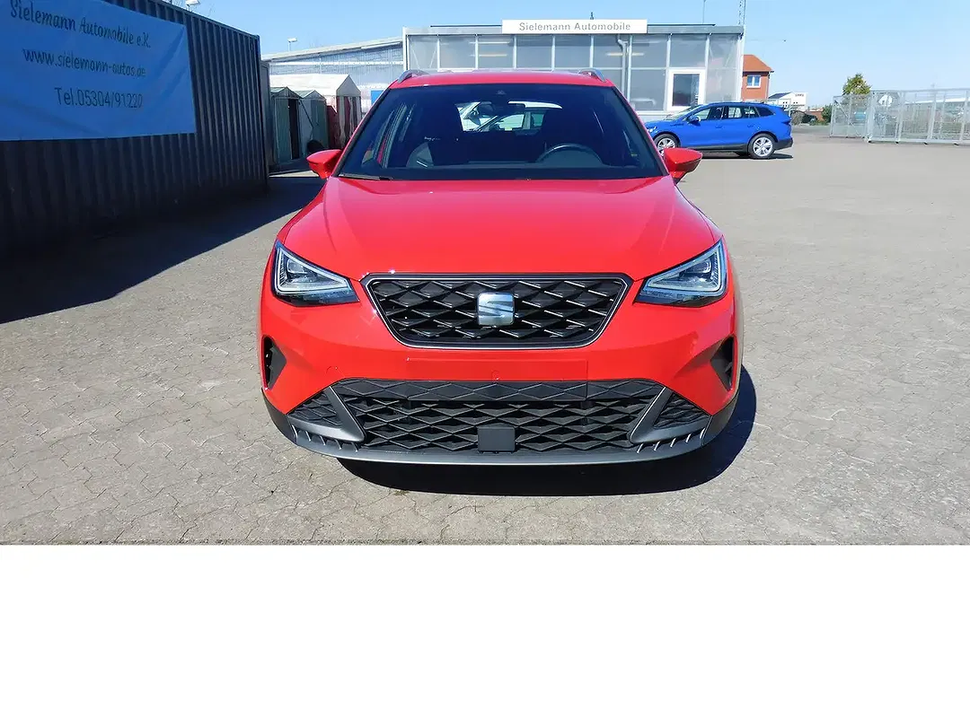 SEAT Arona - Thumbnail 3