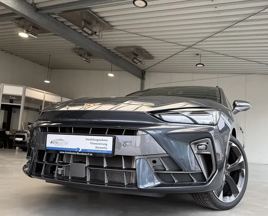 CUPRA Leon - Thumbnail 3