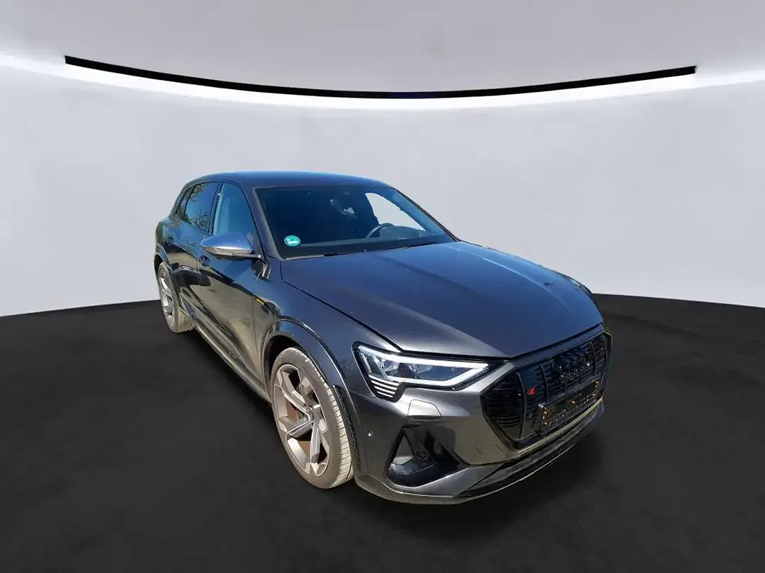 Audi e-tron - Thumbnail 4