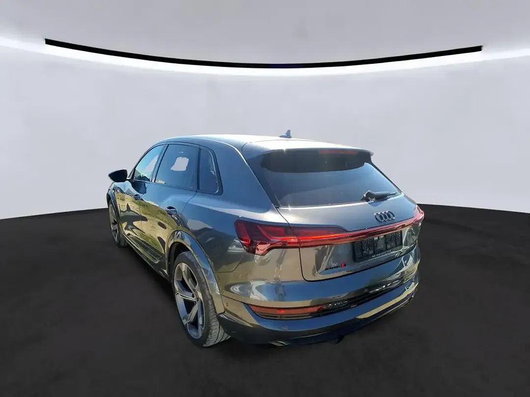 Audi e-tron - Thumbnail 5