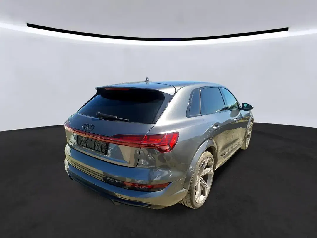 Audi e-tron - Thumbnail 6