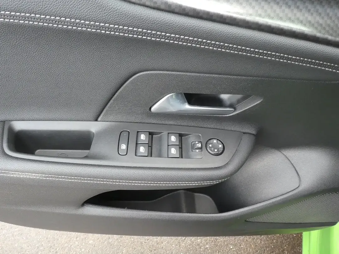 Opel Mokka-E - Thumbnail 12